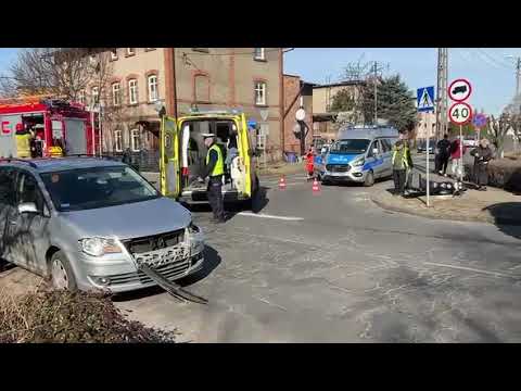 Na ul. Święciechowskiej w Lesznie doszło do wypadku z... :: reporter: Filip WybieralskiLink do artykułu: https://elka.pl/content/view/123766/80/