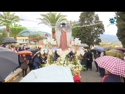 Sant Rafael volvió a “correr” a ritmo de traca hasta su ermita