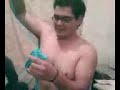 El Gordo Da Clases De Como Ponerte Un Brassiere