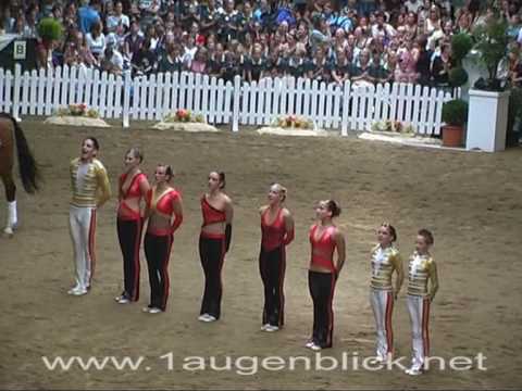 bleyer - Der Clip zeigt das Team Bleyer der JRG Koeln im Finale der deutschev Voltigiermeisterschaften 2007. Das Team wurde Deutscher Meister in der Kür. Schwächen in...