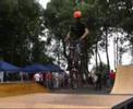 inauguration du skatepark de p? au sud de la hongrie. journ?organis?par tetthely (la ou je fais mon sve) et plus particuli?ment sipi. et moi j'ai film?vec mon appareil photo.
musik: hightone et subscribe