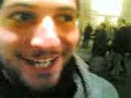 per le strade di milano giocare con l'elio..che ridere