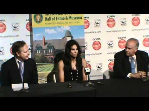 Gabriela Sabatini recibió el anillo de oro por el Tennis Hall of Fame International