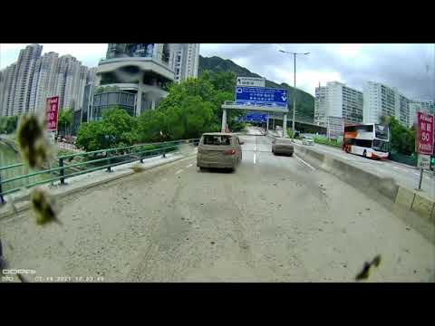 Co się dzieje, gdy ciężarówka przewożąca cement musi się gwałtownie zatrzymać