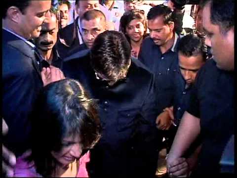 Amitabh Bachchan Visits A Clinic