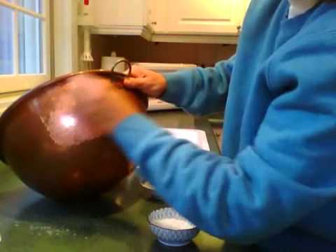 how to descale a kettle with lemon