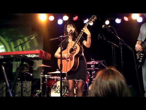 dalilvietplaya - Clara C preforming Wait On Me from her Album