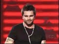 Juanes una vez mas lo hizooo!arrazó una vez mas 5 grammofonos para sumar 17 en total.