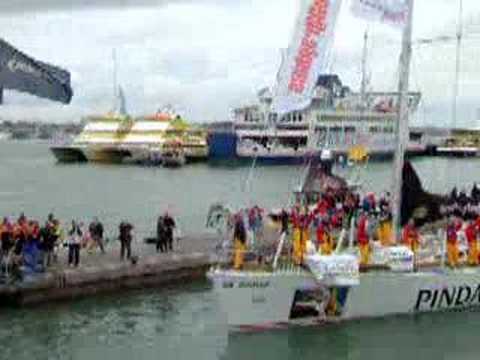 pindar sets sail global challenge 2004