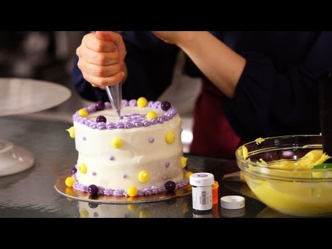 how to write name on cake