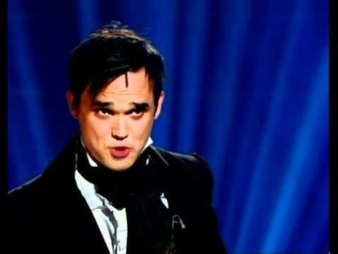 Gareth Gates sings Empty Chairs at Empty Tables on Alan Titchmarsh show