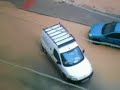 inundaci�n en la calle cabrera.atencion al ni�o d la bici y a casi todas las personas. video realizado por kotpos y estitxu.