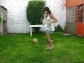 Chica que hace jueguitos