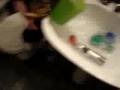 Tomy enchastre de agua