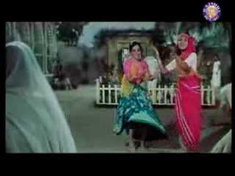 Satyajeet - Watch Kanha Ki Zidd - Satyajeet Namita Chandra & Poornima Jayaram - Paheli. Click http://www.rajshri.com to watch more bollywood movie songs.