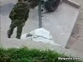 Çinde olmuş gerçek bir olay Topu namluya süren asker yanlış bir hareket yapınca boyle geri tepti