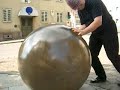 Zungenulf schiebt eine ruhige Kugel Zungenulf schiebt eine ruhige Kugel