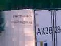Russisk lastbil kjört av vägen. Russisk lastbil kjört av vägen.