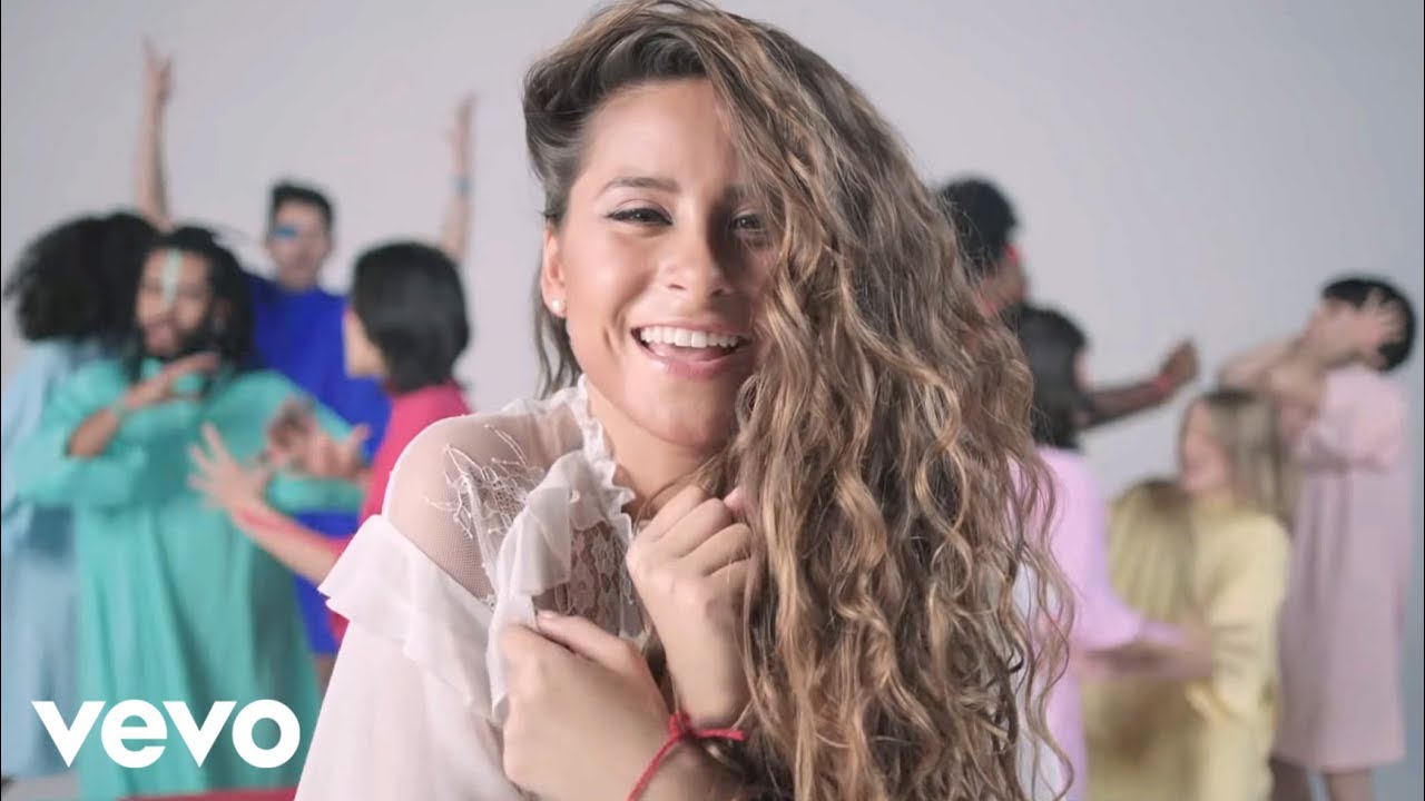 Video y Letra de Abrázame - Cami - Camila Gallardo