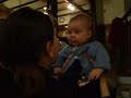 maman fait de dr�les de bruits avec sa bouche...