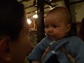 maman fait de dr�les de bruits avec sa bouche...