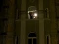 inedito:presentazione ronaldinho a milanello dal balcone canta inno  milan