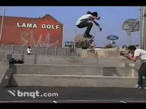 BMX BIKES TRICKS STUNTS CRASHES
