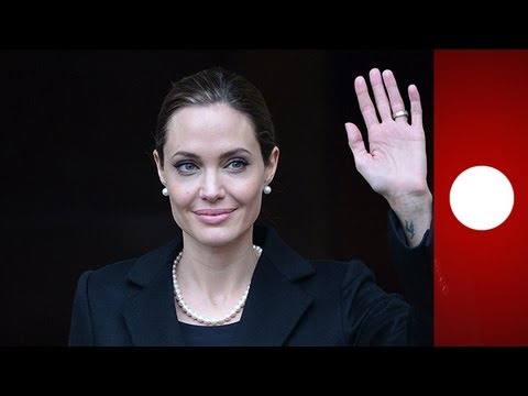 Szok! Angelina Jolie usunęła obie piersi