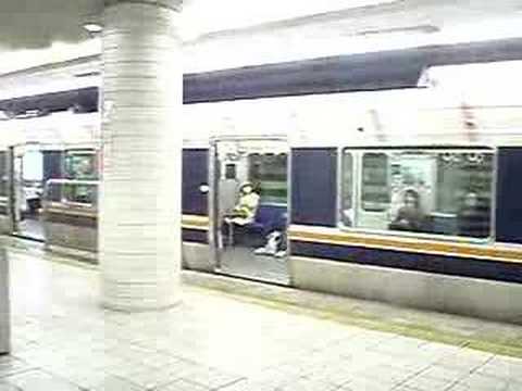 223系直通快速尼崎行&321系普通松井山手行　北新地発車