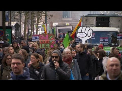 Demo in Hamburg: Miethaie zu Fischbrtchen