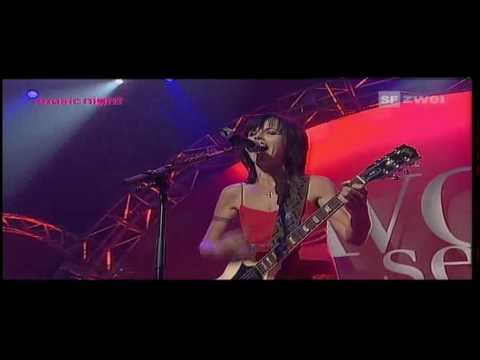 Dolores O'Riordan (Cranberries) - Free To Decide (2007) Basel, Switzerland