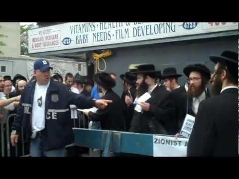 Neturei - 09-27-2011 BROOKLYN,NY Neturei Karta Protested outside NYS Assemblyman Dov Hikind's office on Eruv Rosh Hashonah. No Arrests were made.