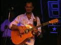 raulin rodriguez performing live at club el vacilon. this is one of my favorite songs from raulin also known as 