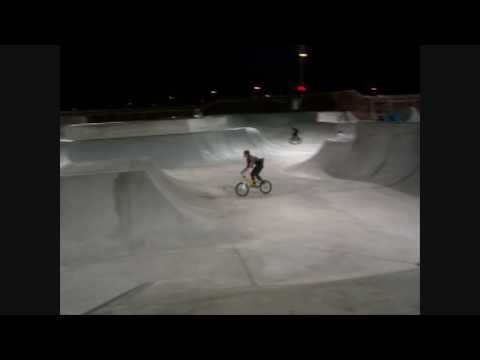 BMX BIKES TRICKS STUNTS CRASHES