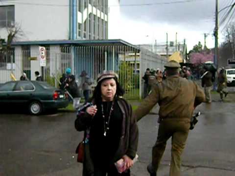Más de 60 estudiantes fueron detenidos durante una protesta en Chile