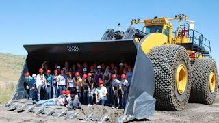 LeTourneau L-2350 - The Biggest Wheel Loader in Th