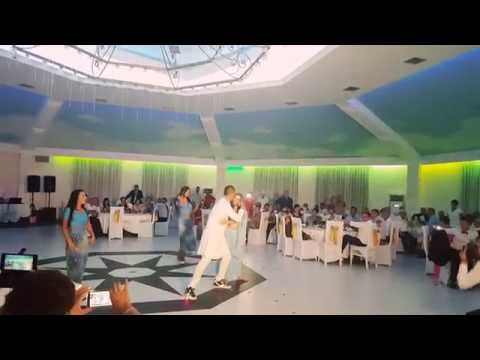 Dasmat ‘shqiptare’ si dasmat e indianëve! (Video) Dasmat ‘shqiptare’ si dasmat e indianëve! (Video)