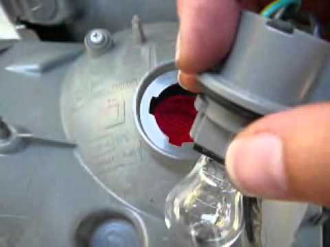 How to Change a Brake Light on a 2005 Nissan Altima