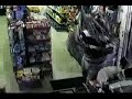 Roba tienda... armado con una rama de palma