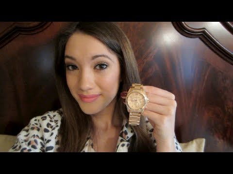 Holiday Giveaway! Michael Kors, SimpleHuman, JustFab + More!
