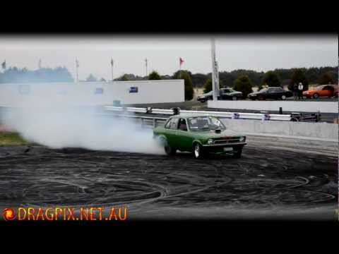 V8 Holden Gemini Burnout (+fire) - South Coast Raceway 02/03/2012