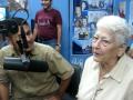 Colectivo Que Role, FMLN Minnesota entrega donativo de Silla de Rueda en Radio Cadena Mi Gente