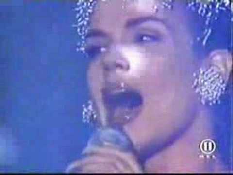 Salomé: Niurka canta Tus Besos