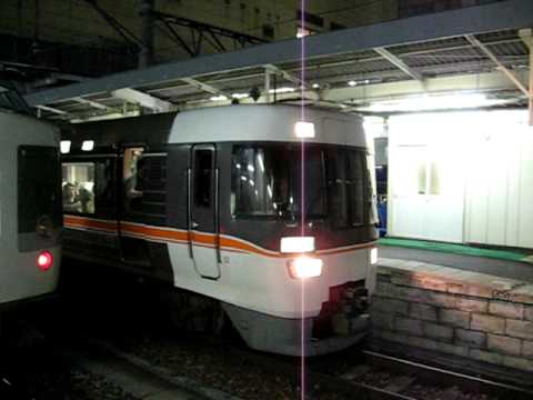 特急（ワイドビュー）しなの号、長野駅を発車