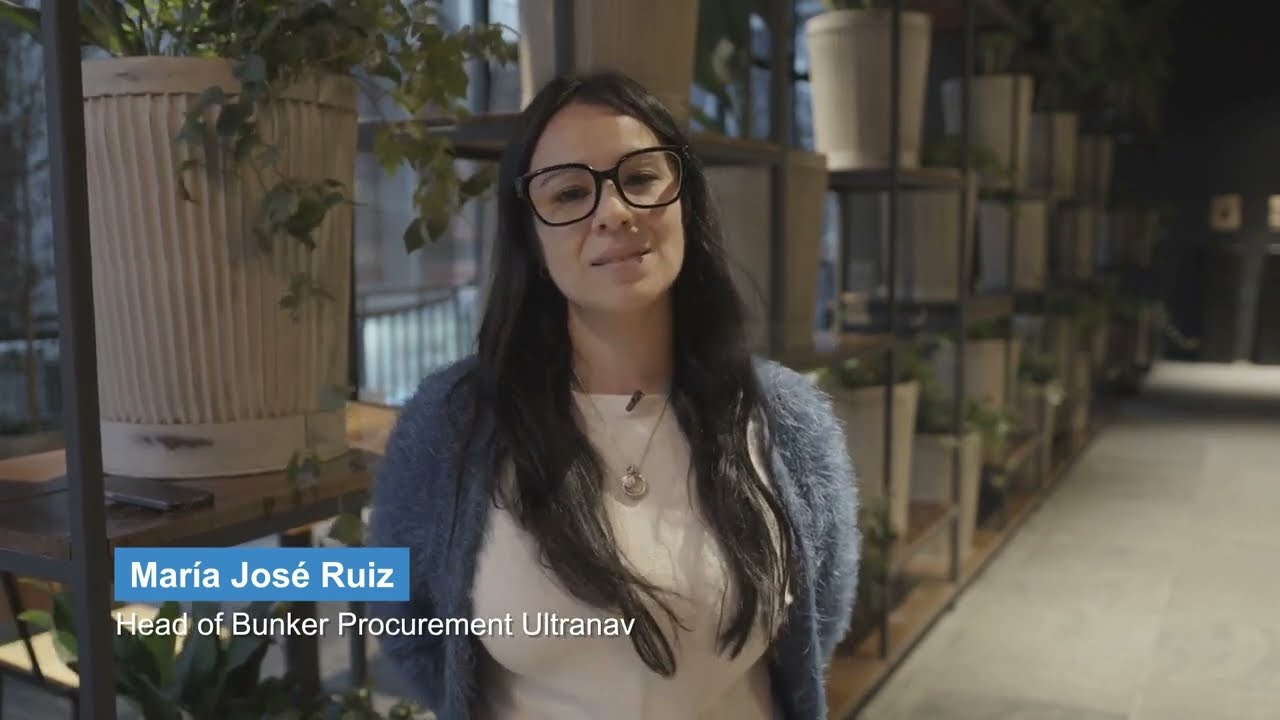 Inspirando el Aprendizaje: Voluntarios y Estudiantes en el Taller de Inglés Básico