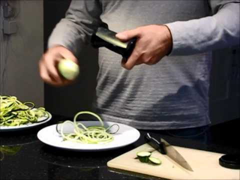 how to properly cut a zucchini