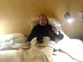 BEN Vautier au lit à l'hôtel la Louisiane