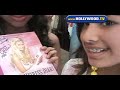 paris & nicky hilton on robertson and give paparazzo candy