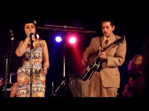 sunday best records - Kitty Daisy & Lewis - Polly Put The Keetle On - Concert du Samedi 24 Avril 2010 à Aulnoye-Aymeries -9eme Foire aux Disques et BD - LABEL SUNDAY BEST RECORDS ...