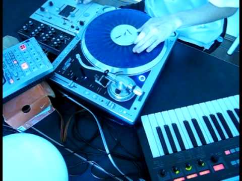 Turntable maneuvers